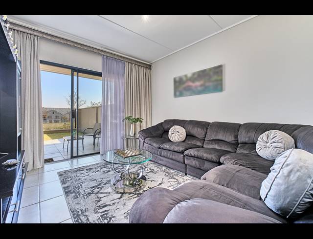 3 BEDROOM APARTMENT FOR SALE IN WATERFALL